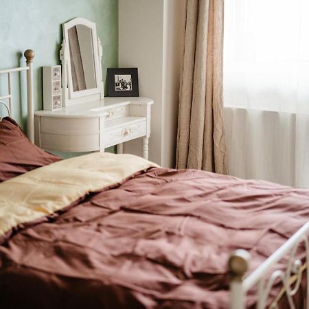 Apartmán Bright And Cozy Design Apt With Office Kluž Exteriér fotografie
