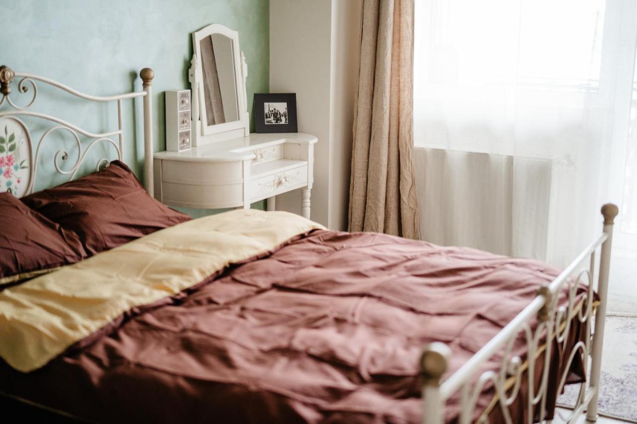 Apartmán Bright And Cozy Design Apt With Office Kluž Exteriér fotografie