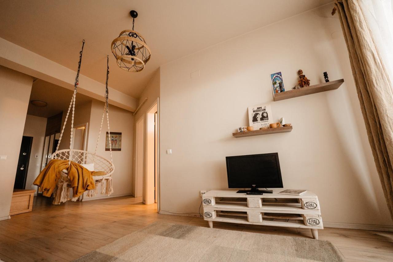 Apartmán Bright And Cozy Design Apt With Office Kluž Exteriér fotografie