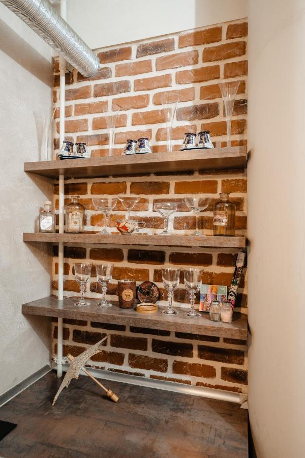 Apartmán Bright And Cozy Design Apt With Office Kluž Exteriér fotografie