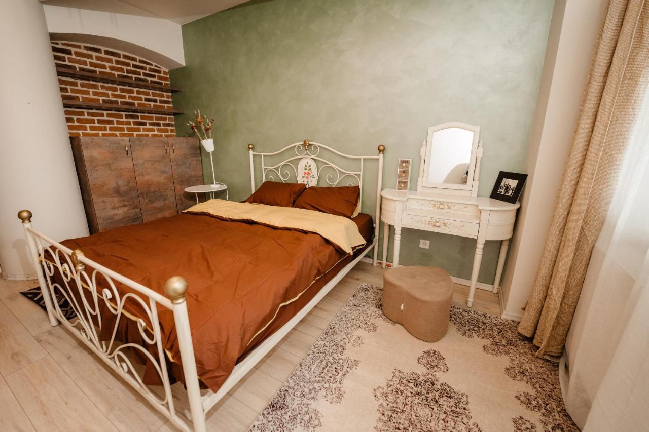 Apartmán Bright And Cozy Design Apt With Office Kluž Exteriér fotografie
