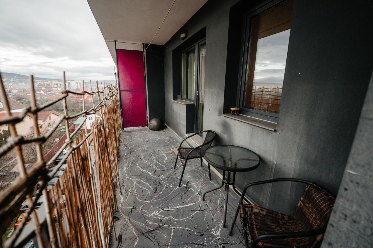 Apartmán Bright And Cozy Design Apt With Office Kluž Exteriér fotografie